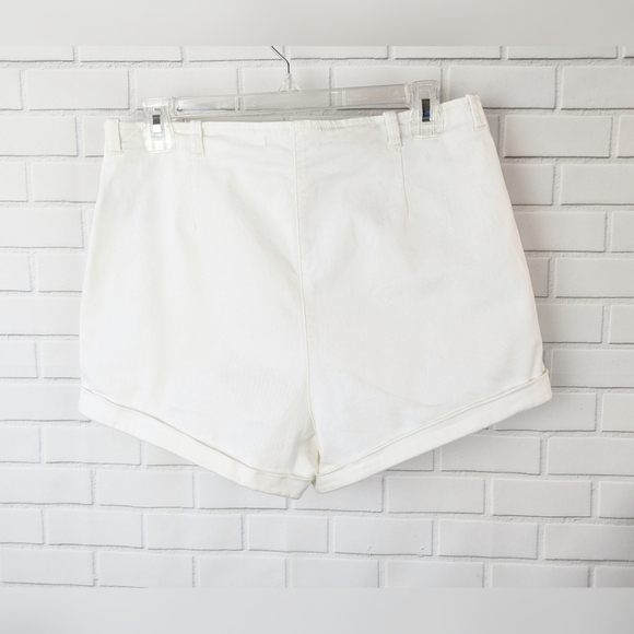 Forever 21 White Jean Shorts Women's 31 - Picture 3 of 6